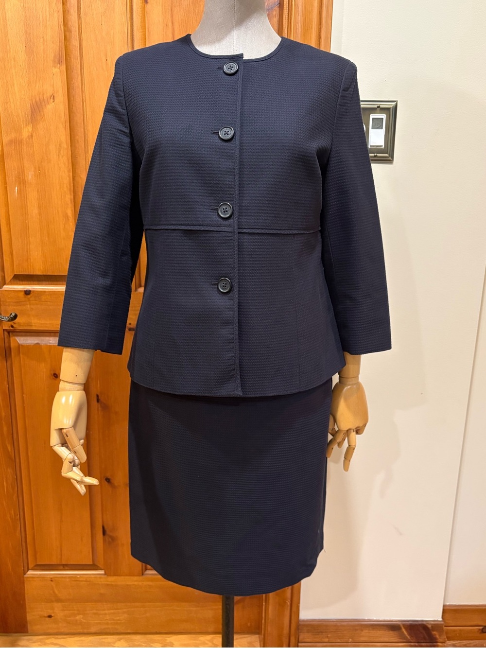 Brooks Brothers 2-piece suit, Navy Blue, jacket 10, skirt 10 petite